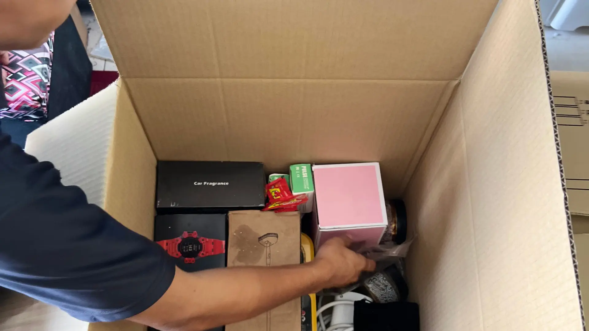 Packing & Wrapping 2 zazira movers manpower packing all small items into boxes
